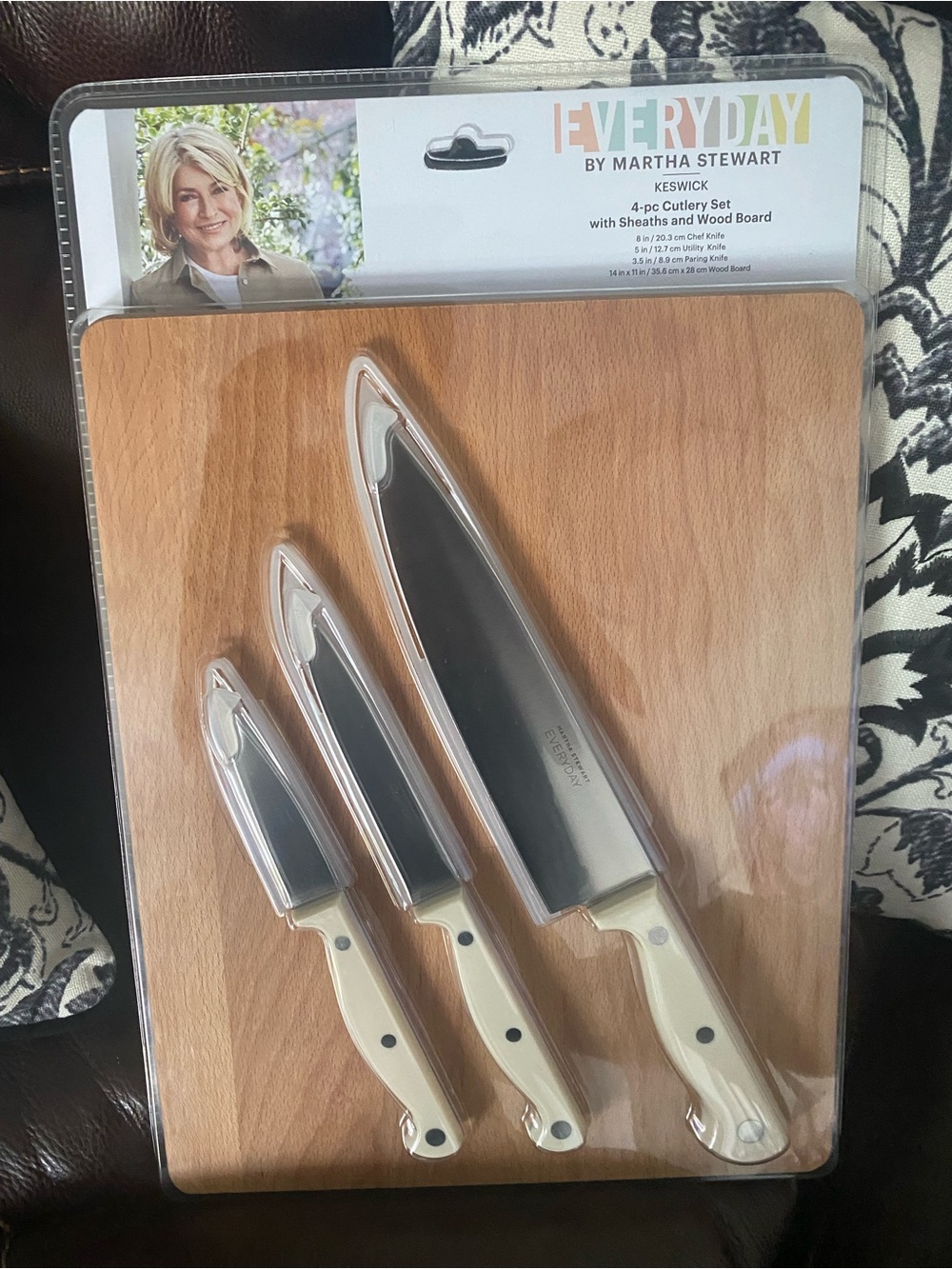 Martha Stewart 4-Piece Knife Set with Cream Handles and Wood Board-NIB